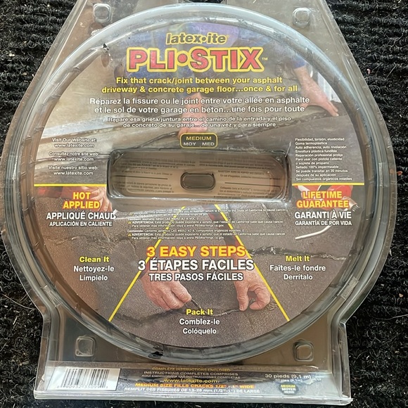 Pli-Stix Driveway Crack & Joint Filler, Gray Medium - Picture 3 of 10